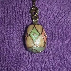 BEAUTIFUL AVON EASTER EGG PENDANT NECKLACE ~ NIB